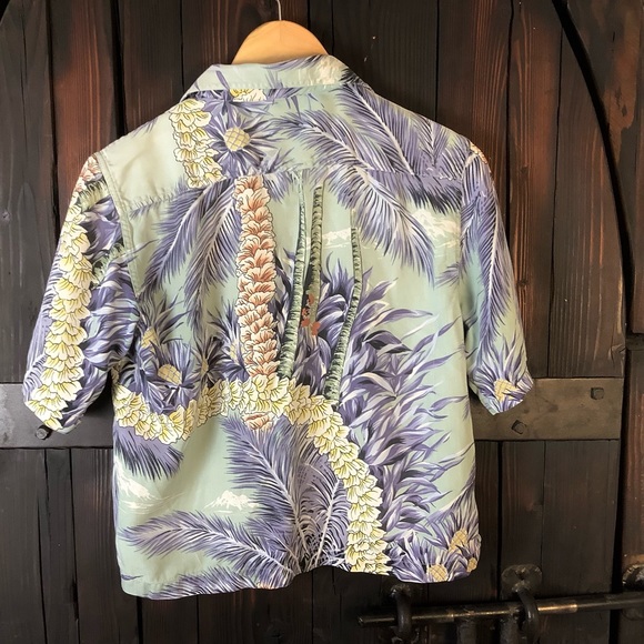 Tommy Bahama crop button front Hawaiian shirt S - Picture 2 of 4